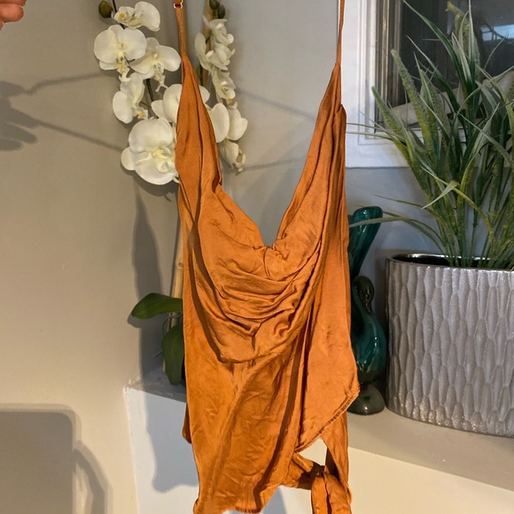 Capulet cowl neck - Picture 2 of 4